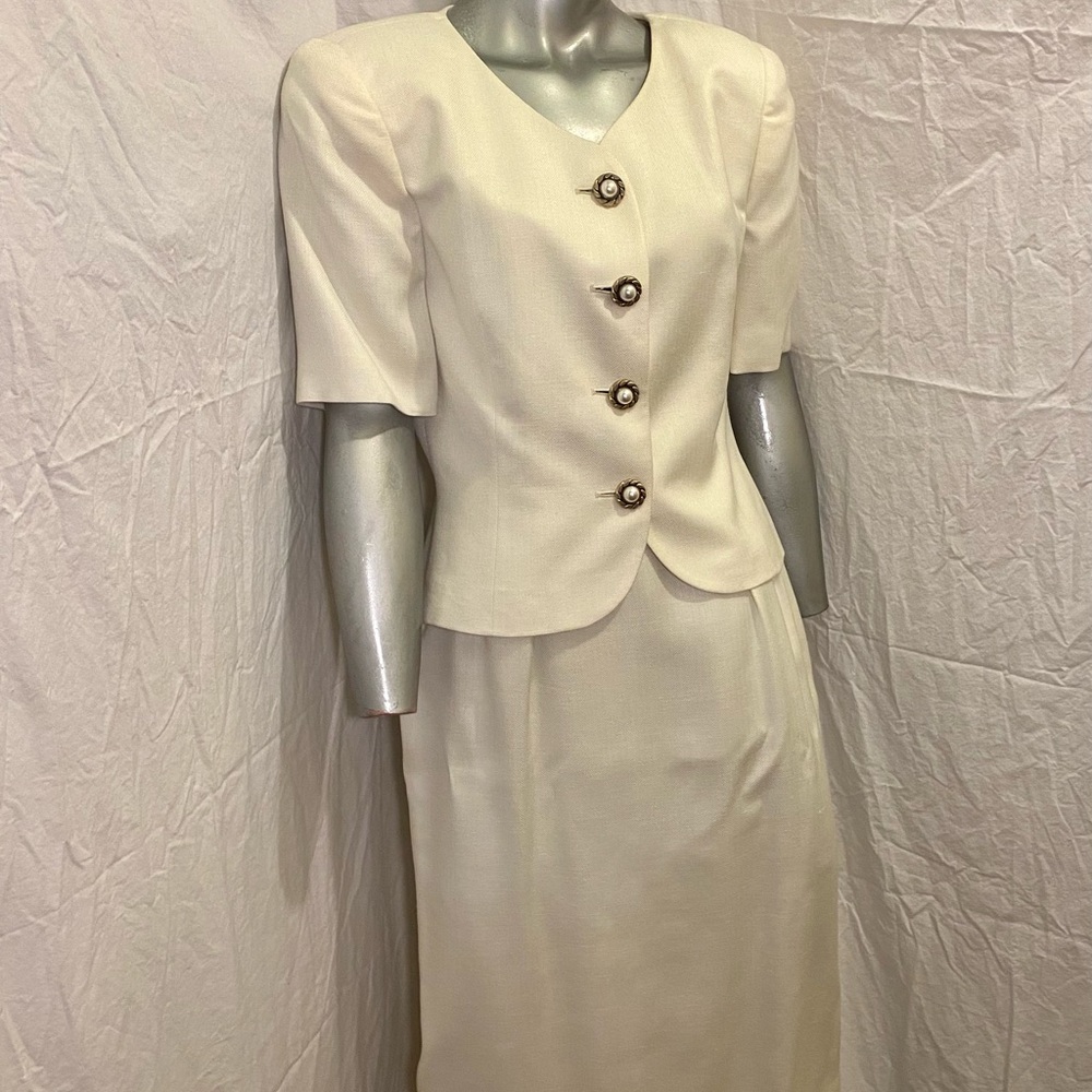 CHRISTIAN DIOR “The Suit” 6